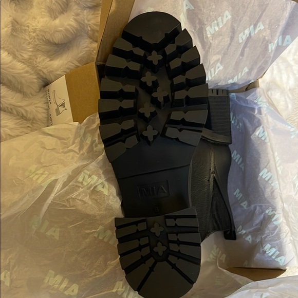 MIA Women's Black Ankle Boots - Picture 3 of 5